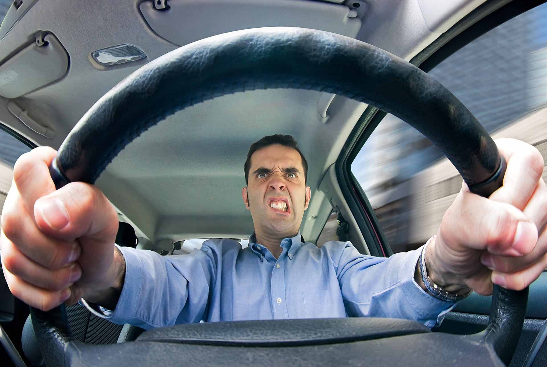 آموزش رانندگی در پیچ‌ها